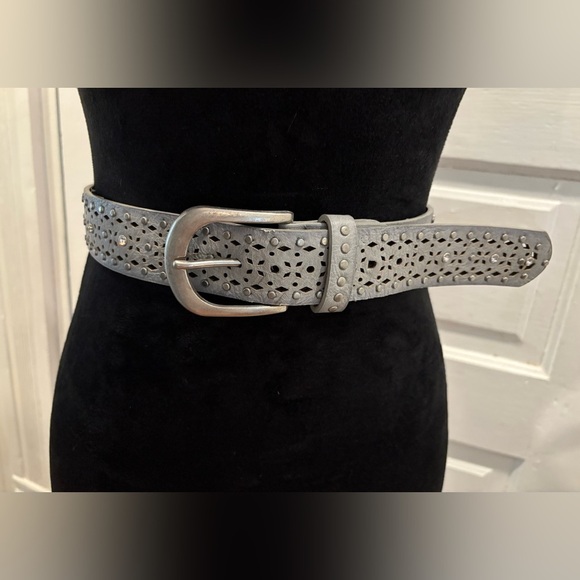 BKE women’s Silver Studded Rhinestone And Rivets Western Boho Waist Belt 39.5” - Picture 1 of 7